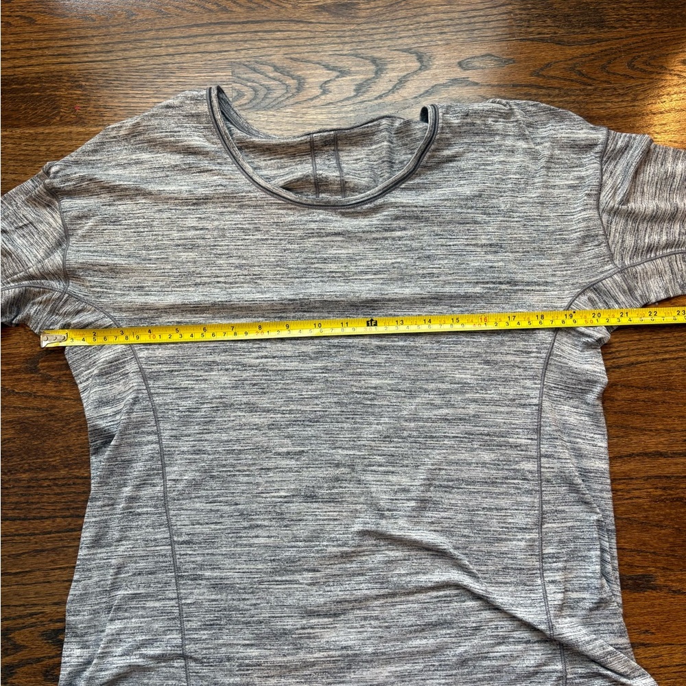 lululemon athletica Heather Gray Long-Sleeve Top size large - Picture 4 of 4